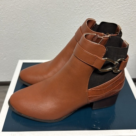 Karen Scott Women's Nadine Booties (WIDE) - Picture 6 of 7